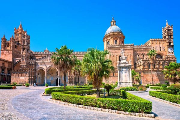 Discover palermo and it'c cathedral during your holidays in Sicily