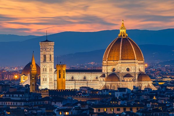 Discover the beautiful Duomo of Florence during your stay in Tuscany