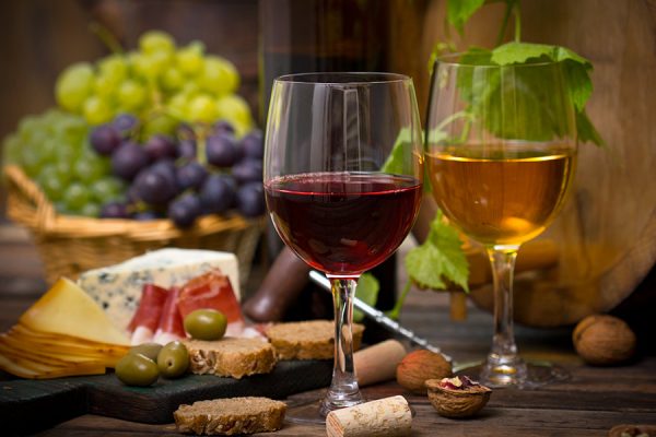 Taste wonderful wine and cheese in the Umbria Region